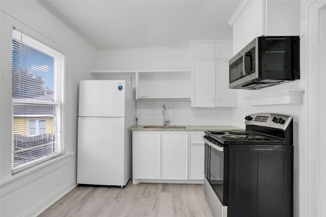 Building Photo - 1133 W Clay St