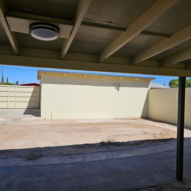 Building Photo - Remodeled home for Rent