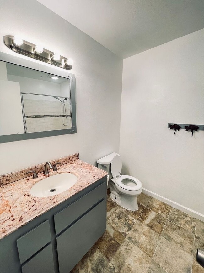 Building Photo - $250 off First Months' Rent!!