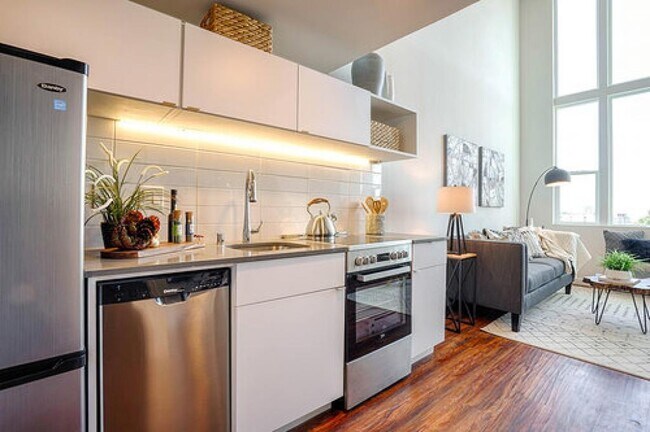 Building Photo - Thomas Street Lofts - 1 bedroom