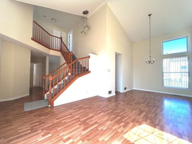 Building Photo - 2223 Periwinkle Ln