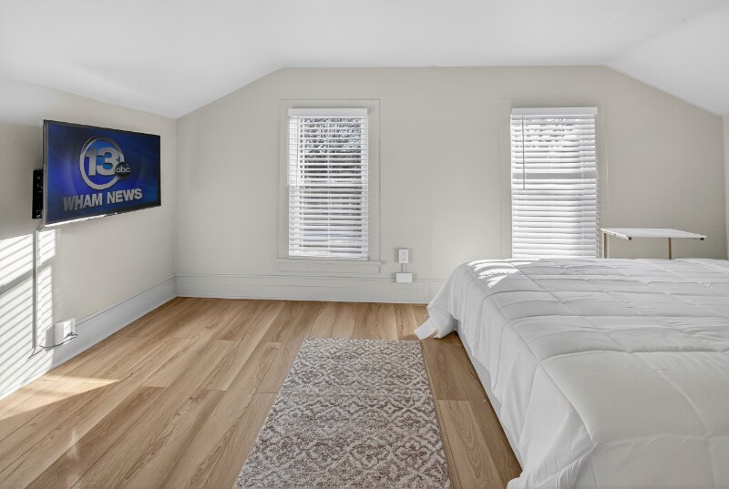 Building Photo - 38 Hamilton St