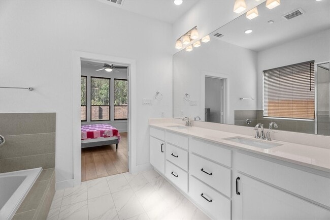 Building Photo - 5030 Vly Wind Ct