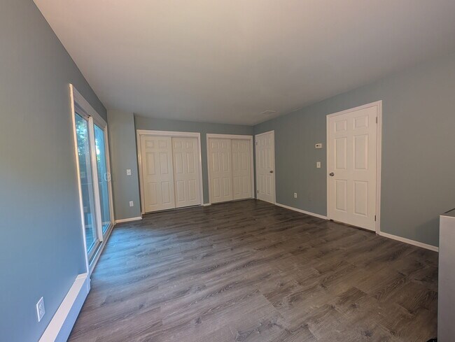 Master Bedroom 2/2 - 2 Marc Ct