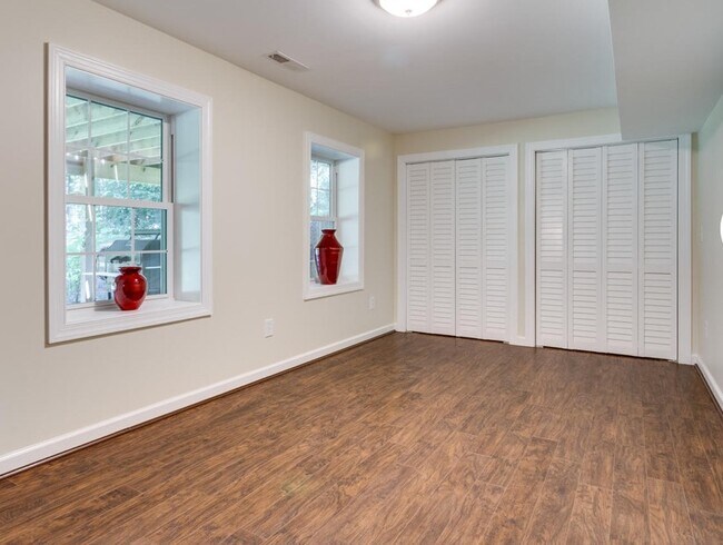 1 Bedroom - 2216 Laurel Ridge Rd