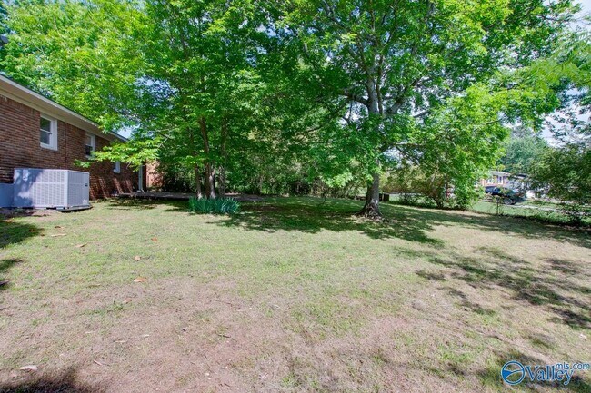 Building Photo - 4813 Joy Dr NW