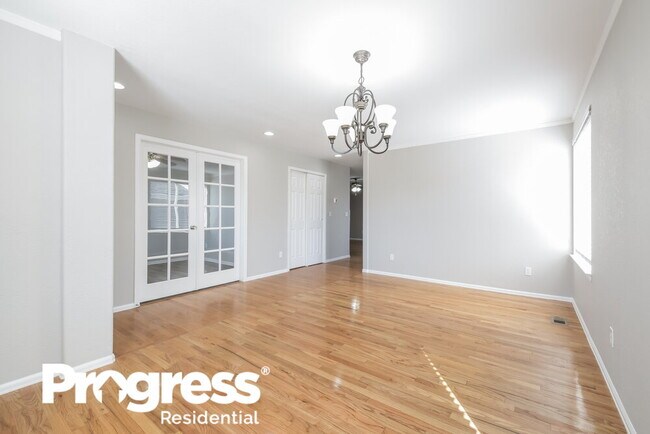 Building Photo - 4223 Pioneer Pl