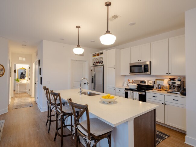 Building Photo - Mowbray Manor