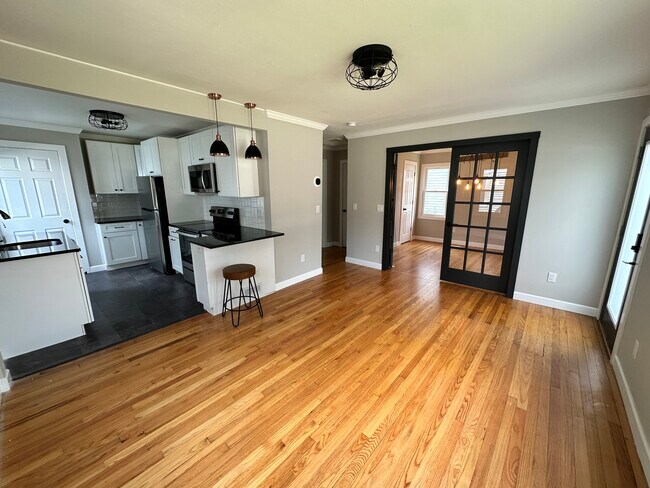 Building Photo - 3465 Hargrove St