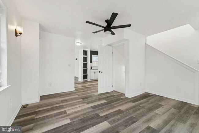 Building Photo - 800 Stoll St