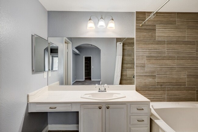 Building Photo - Stunning Upstairs Condo in Gated Indian Wells Community!