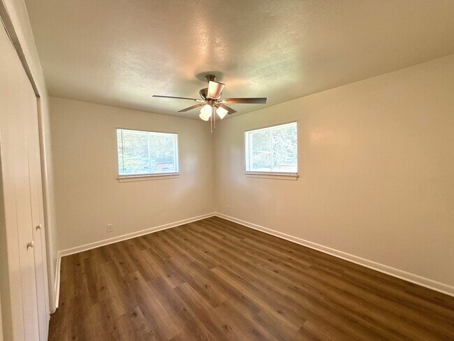 Building Photo - 1035 Kirkland Dr