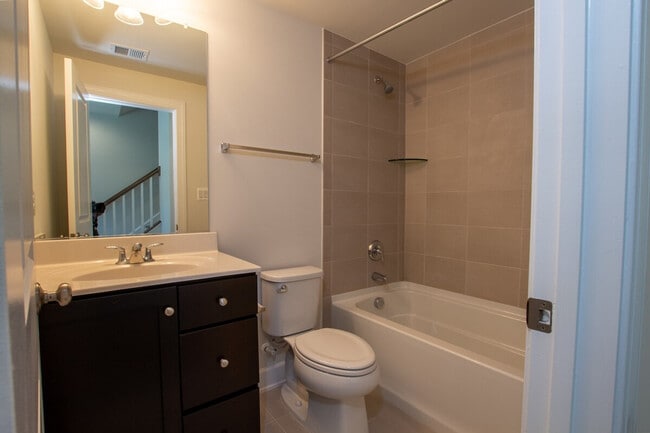 Building Photo - 5227 Ridgeview Retreat Dr