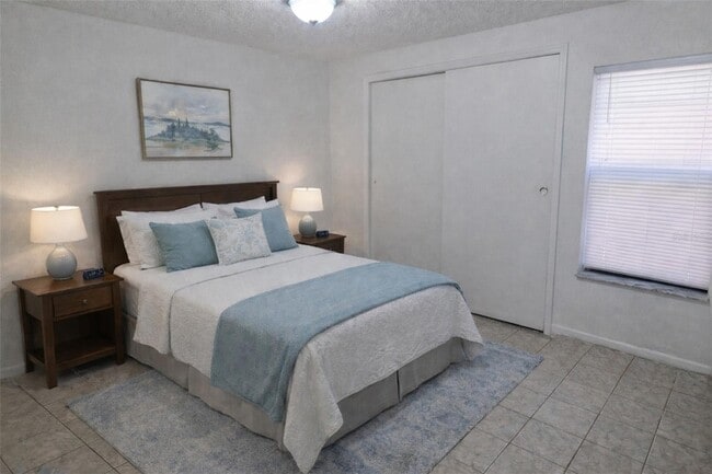 Building Photo - 12165 Sandal Creek Way