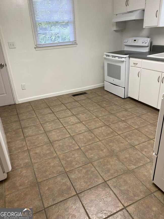 Building Photo - 164 Glenn Carrie Rd