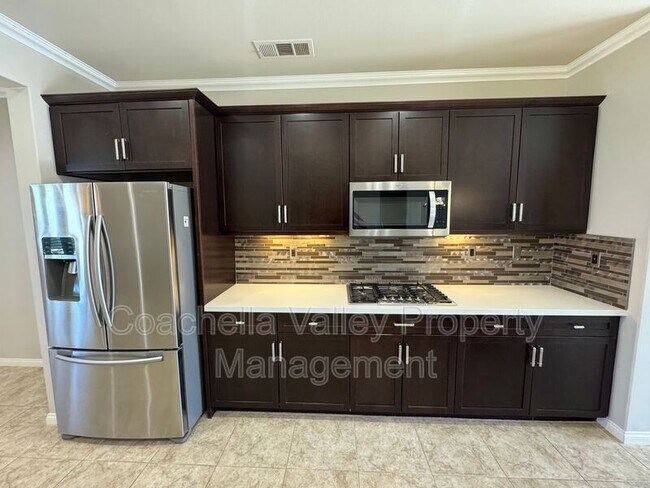 Building Photo - 74049 Kingston Ct W