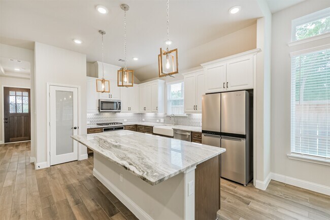 Building Photo - 16615 Tranquility Grove Dr