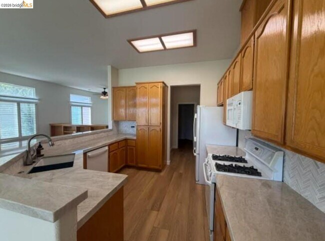 Building Photo - 170 Gala Ln