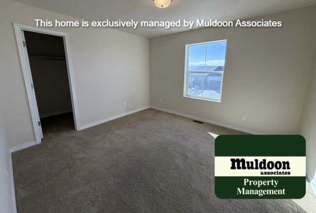 Building Photo - Like new 2-story Home!