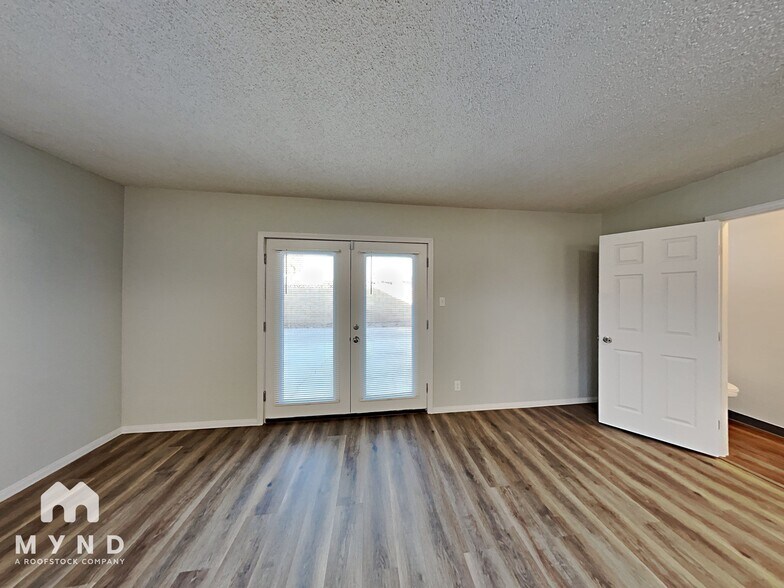 Building Photo - 5640 Neosho St