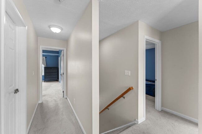 Building Photo - Welcome home to this well-maintained 4-bed...