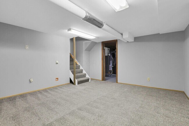 Building Photo - 933 Briaro St