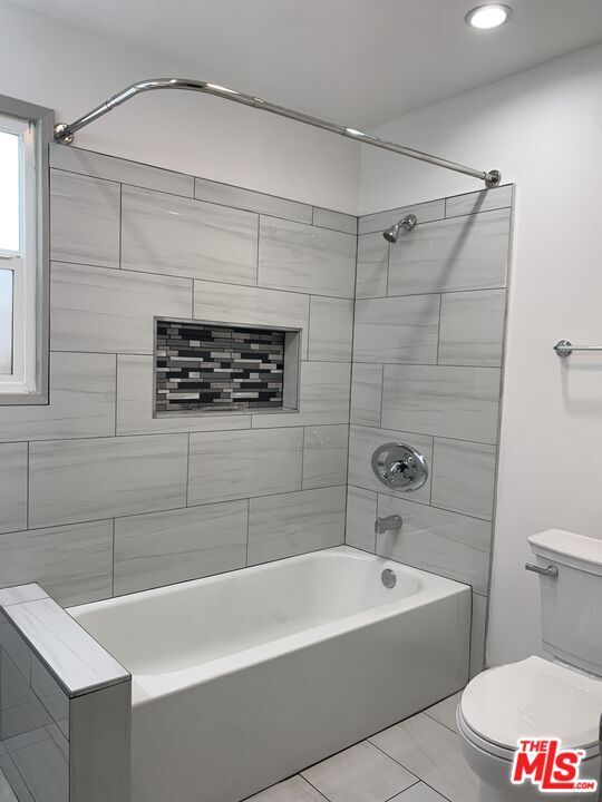 Building Photo - 1416 W 46th St