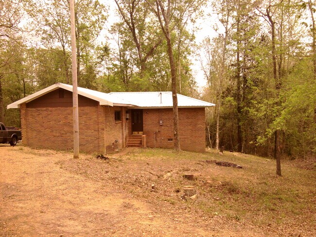 Primary Photo - 447 Williams St