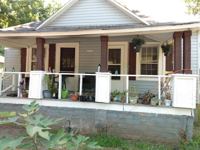 Primary Photo - 219 Crest Ln