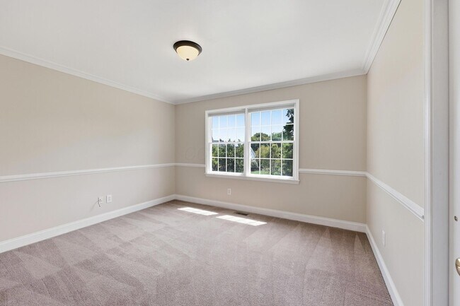 Building Photo - 4823 Vista Ridge Dr