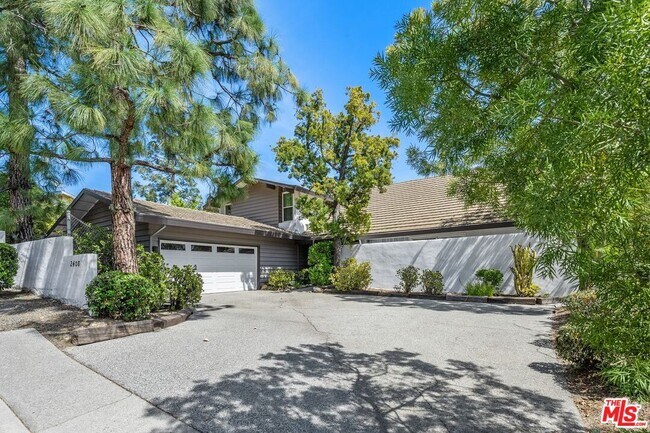 Primary Photo - 2408 Banyan Dr