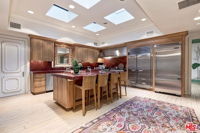 Building Photo - 2353 Bowmont Dr