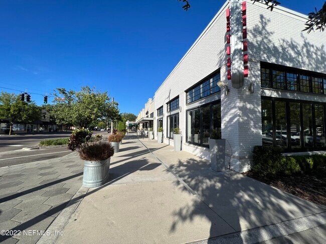 Building Photo - 2950 St Johns Ave