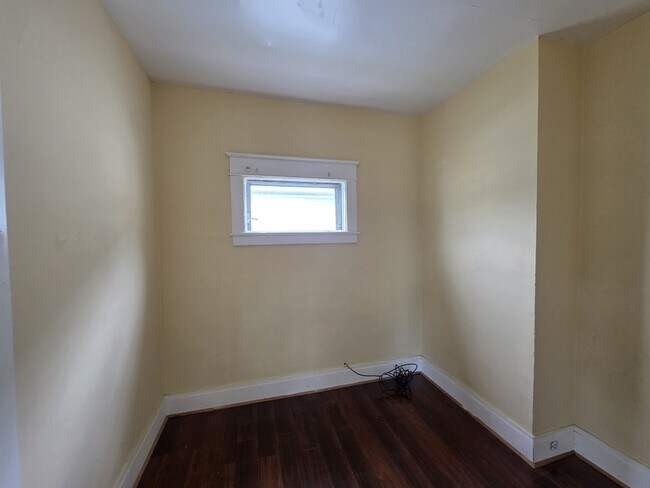 Building Photo - 439 Cambridge Ave