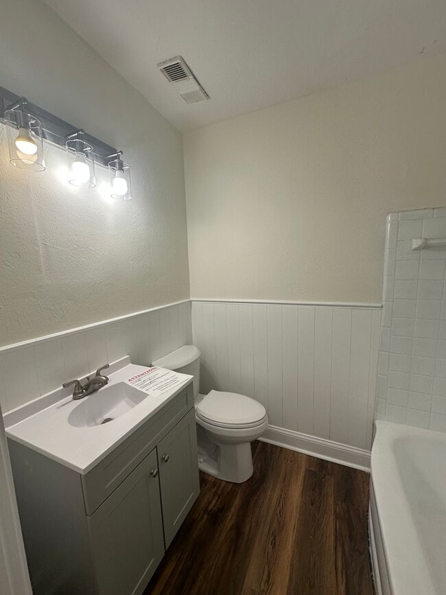 Building Photo - Newly remodeled 4 bedroom 2 bath Available...