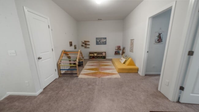 Building Photo - Stylish 3 Bedroom Home in in The Commons – Richmond Hill Living at Its Finest