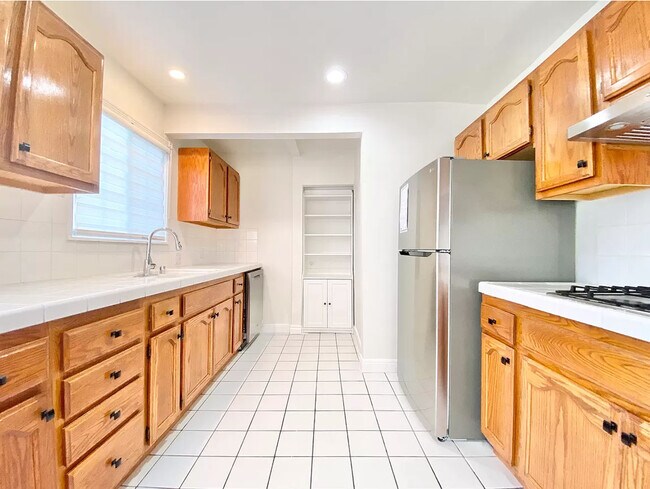 Building Photo - 7400 Radford Ave