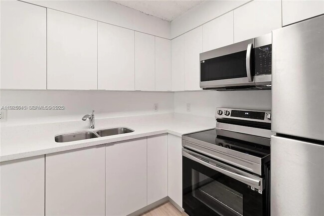 Building Photo - 805 NW 13th St