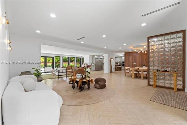 Building Photo - 15202 SW 80th Ave