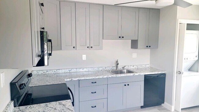 Kitchen - 5512 11th Ave S