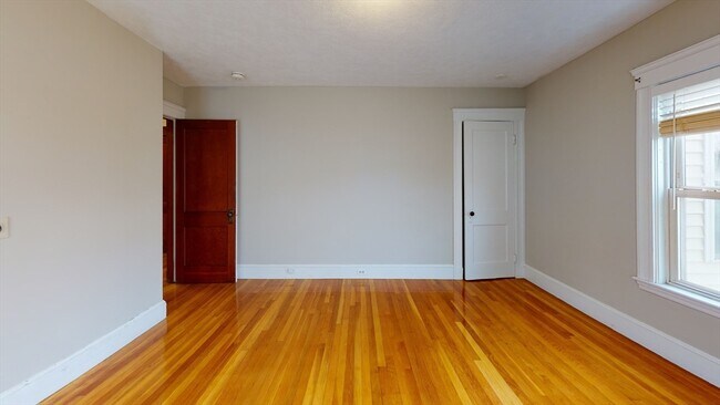 Building Photo - 72-74 Harlow St