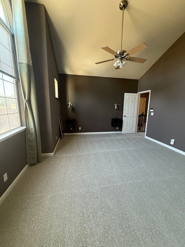 Building Photo - Beautiful 3-Bedroom, 2.5-Bath Home in Wind...