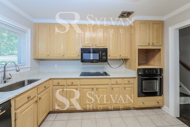 Building Photo - Coming HOME never felt so good!