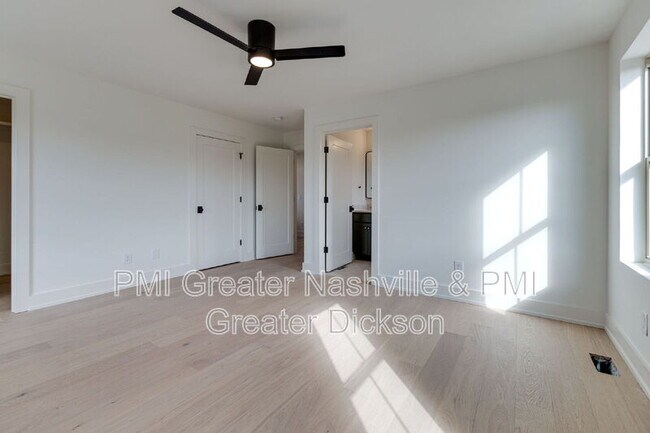 Building Photo - 539 Midnight Way