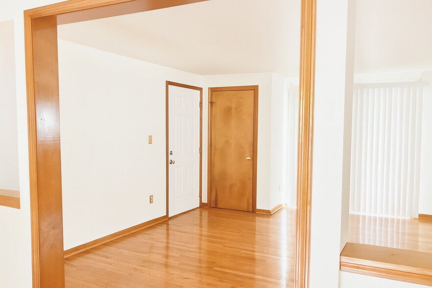 Building Photo - 2169 Violet Cir