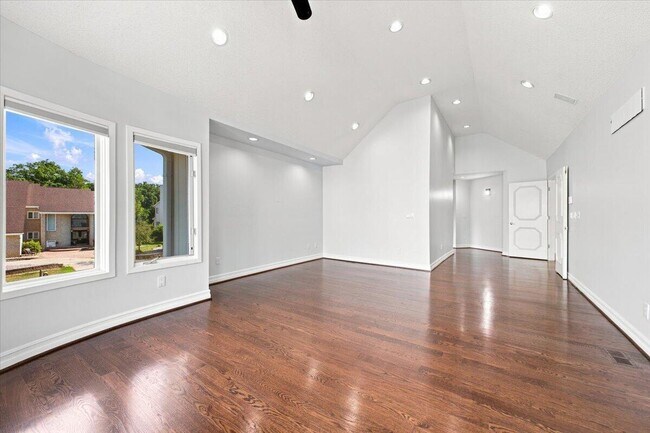 Building Photo - 6122 Trailwood Ln
