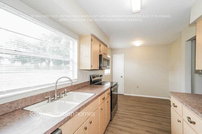 Building Photo - 7509 Willow Wisp Dr E