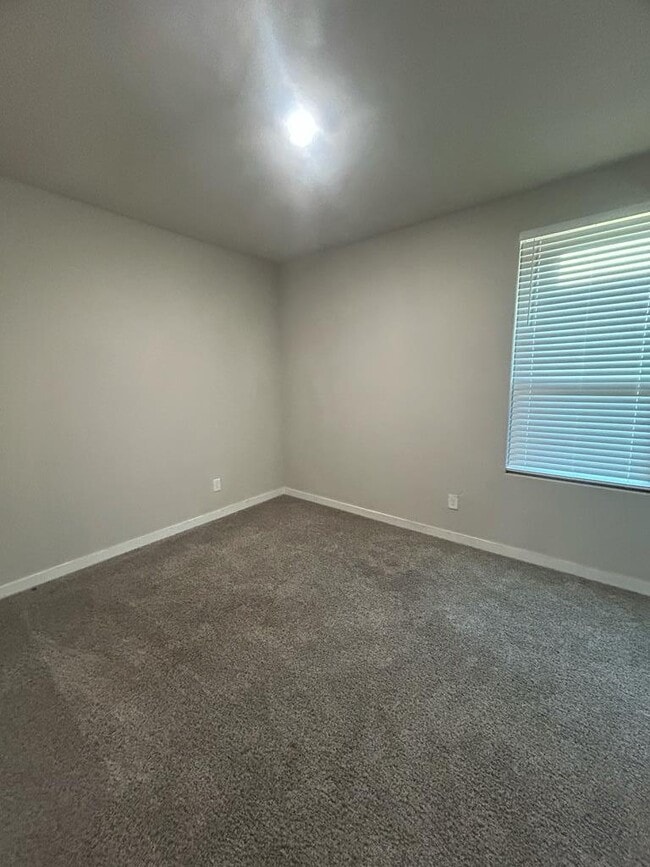 Building Photo - 6007 Oracle Dr