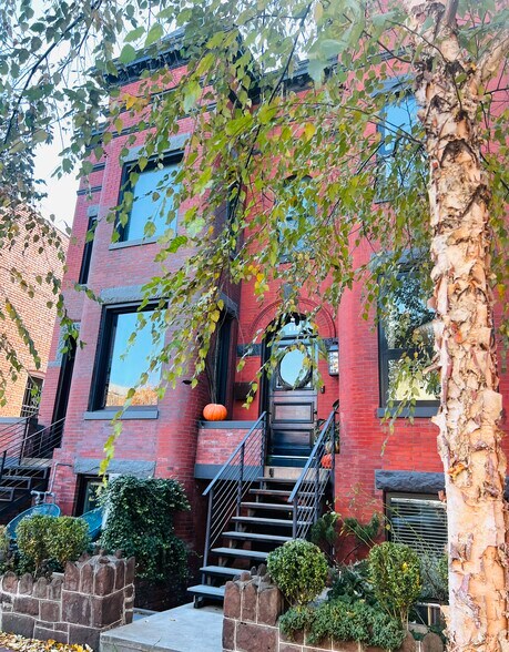 Building Photo - 118 Seaton Pl NW