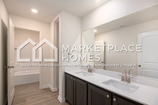 Building Photo - 10920 Gray Mare Dr